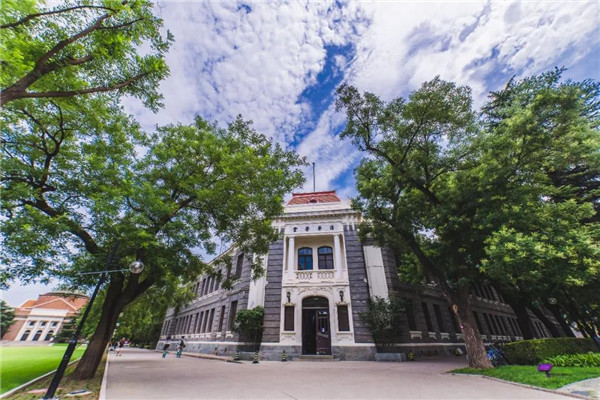 在清华美院上学是什么体验，你知道清华有哪些知名建筑吗？