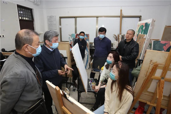 中央美术学院于10月12日正式开始线下教学【好久不见，终于相遇课堂】