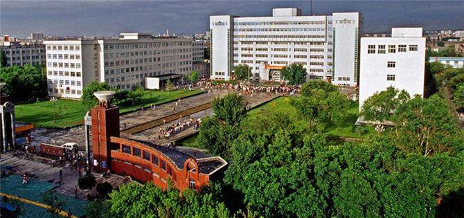 2020年新疆大学艺术类专业招生简章