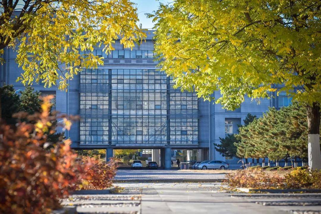   　辽宁工业大学2020年美术类本科专业录取分数线
