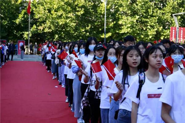 全新的学习生活已经拉开帷幕，新的梦想已经启程。希望你们继承和发扬天美的光荣传统，以百倍的信心、十足的干劲开启新学年，为天美续创辉煌，为祖国的美好未来不懈努力！