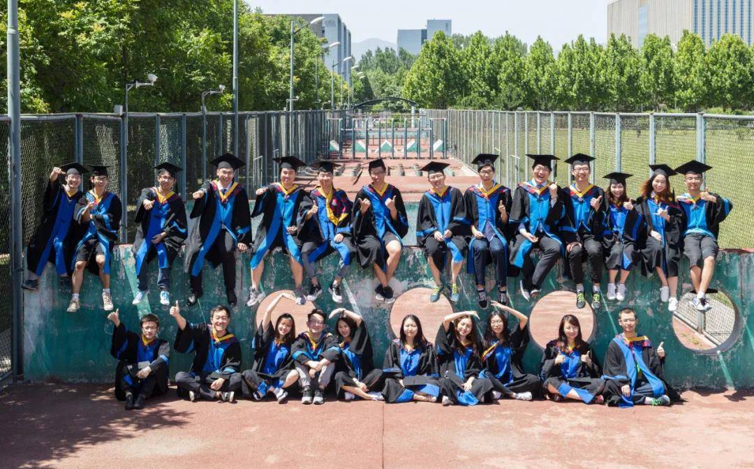 统考考生在选报学业水平等级性考试选考科目时，所选报科目须已通过学业水平合格性考试(2019年及以前的会考成绩须不低于C等级，京外高中就读考生须通过北京市学业水平合格性考试成绩认证)方可报考。