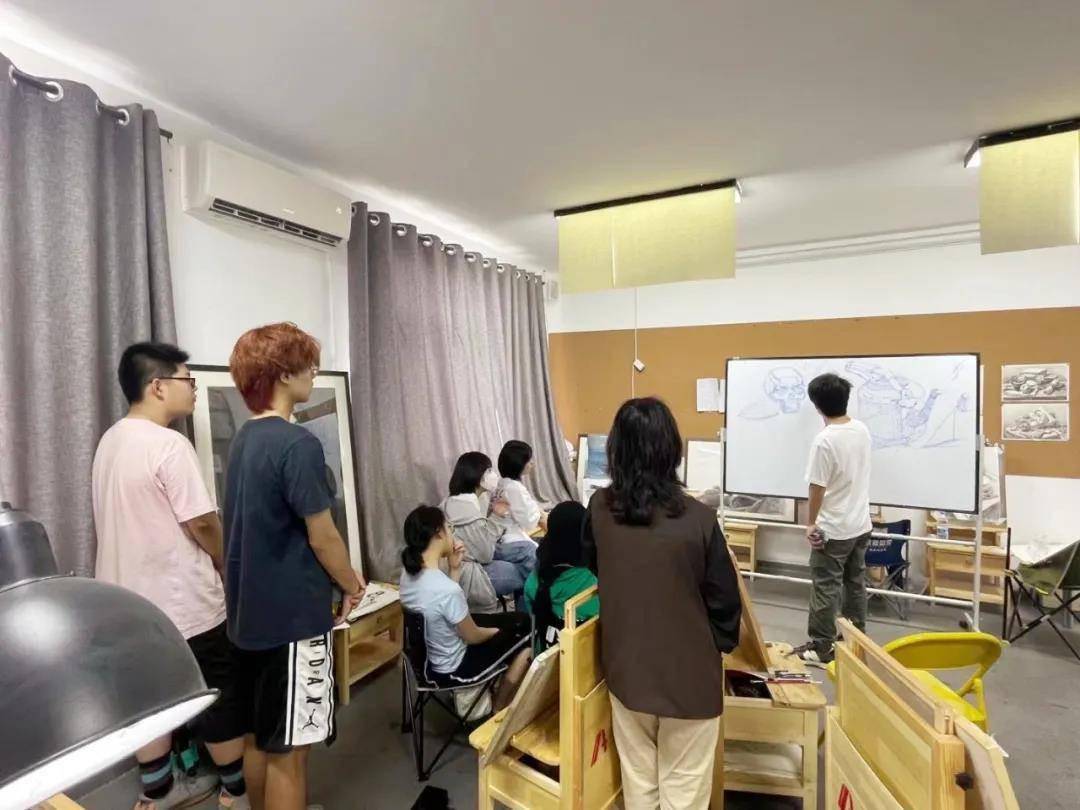 如何参加美术校考